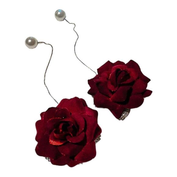 Velvet Red Roses Pearl Silver Chain Dangle Statement Earrings NEW - Picture 2 of 4